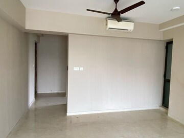 Room in 2 BHK Apartment at Shapoorji Pallonji Vicinia, Powai – for Rent