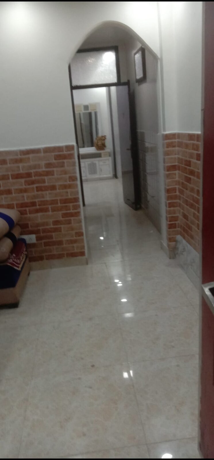 Room, yusuf sarai 2 Bedroom 75 Sq.Yd. Apartment In Yusuf Sarai Delhi 8588428