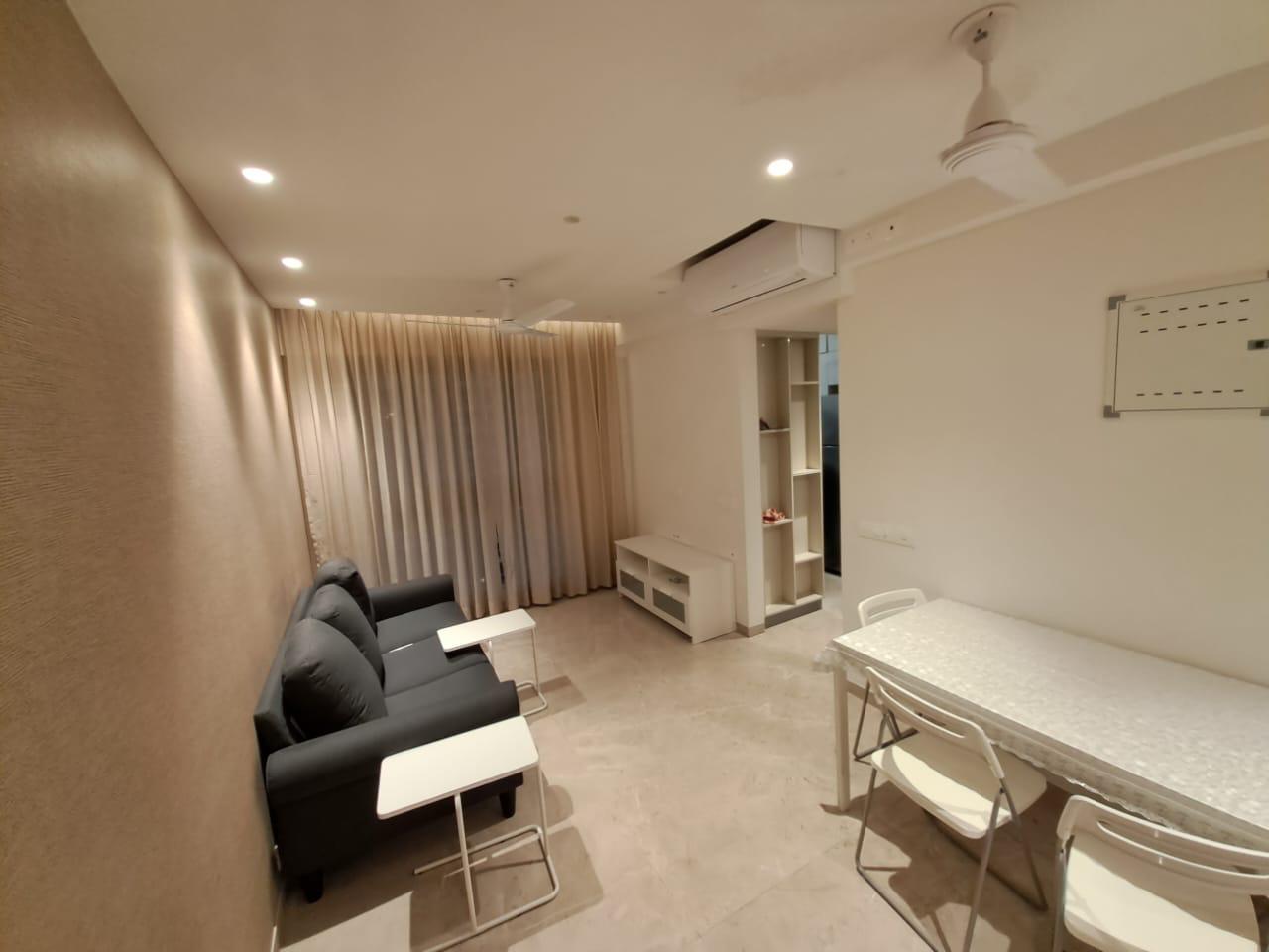 1 BHK + Pooja Room,Servant Room Apartment For Rent in Hiranandani Regent Hill