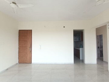 Room in 2 BHK Apartment at Seawoods – for Rent