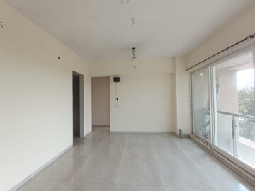 Room in 2 BHK Apartment at Seawoods – for Rent