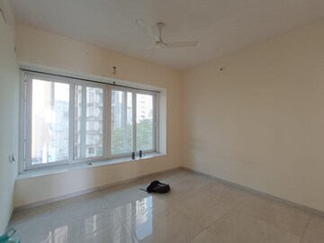 Room in 2 BHK Apartment at Seawoods – for Rent