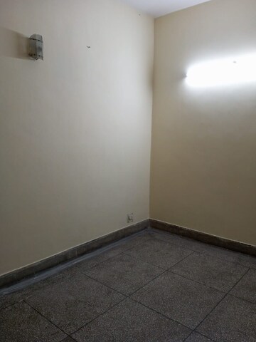 Room in 2 BHK Builder Floor at Sector 22 – for Rent
