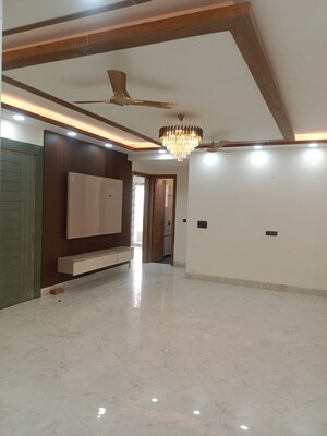 Room in 3 BHK Builder Floor at Green Fields Colony – for Sale