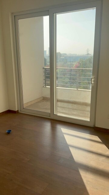 Room in 3 BHK Builder Floor at Unitech South City II, Sector 50 – for Rent