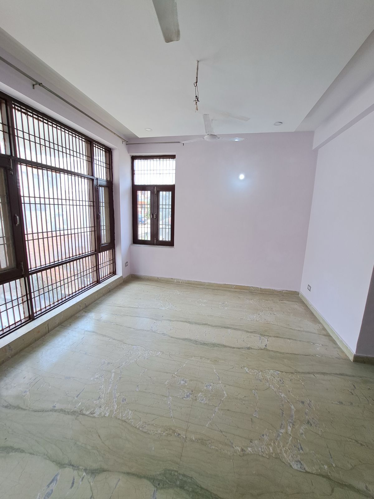 2 BHK + Servant Room Builder Floor For Rent in Empire Floors