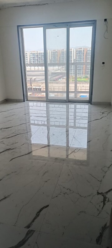 Room in 3 BHK Apartment at Seawoods West – for Rent