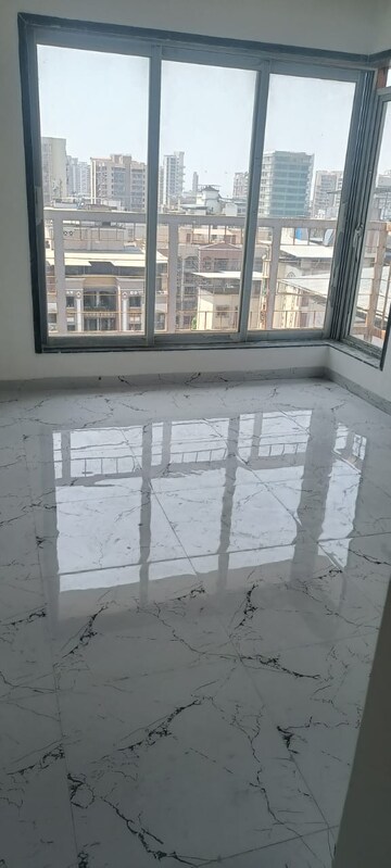 Room in 3 BHK Apartment at Seawoods West – for Rent
