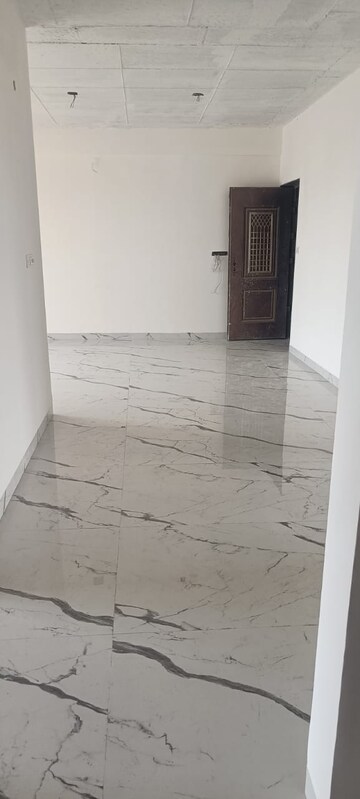 Room in 3 BHK Apartment at Seawoods West – for Rent