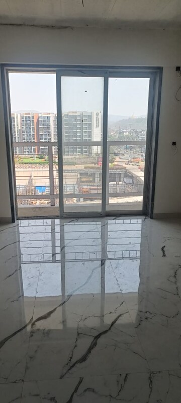 Room in 3 BHK Apartment at Seawoods West – for Rent