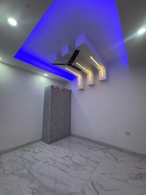 Room in 3 BHK Apartment at Sector 73 – for Sale