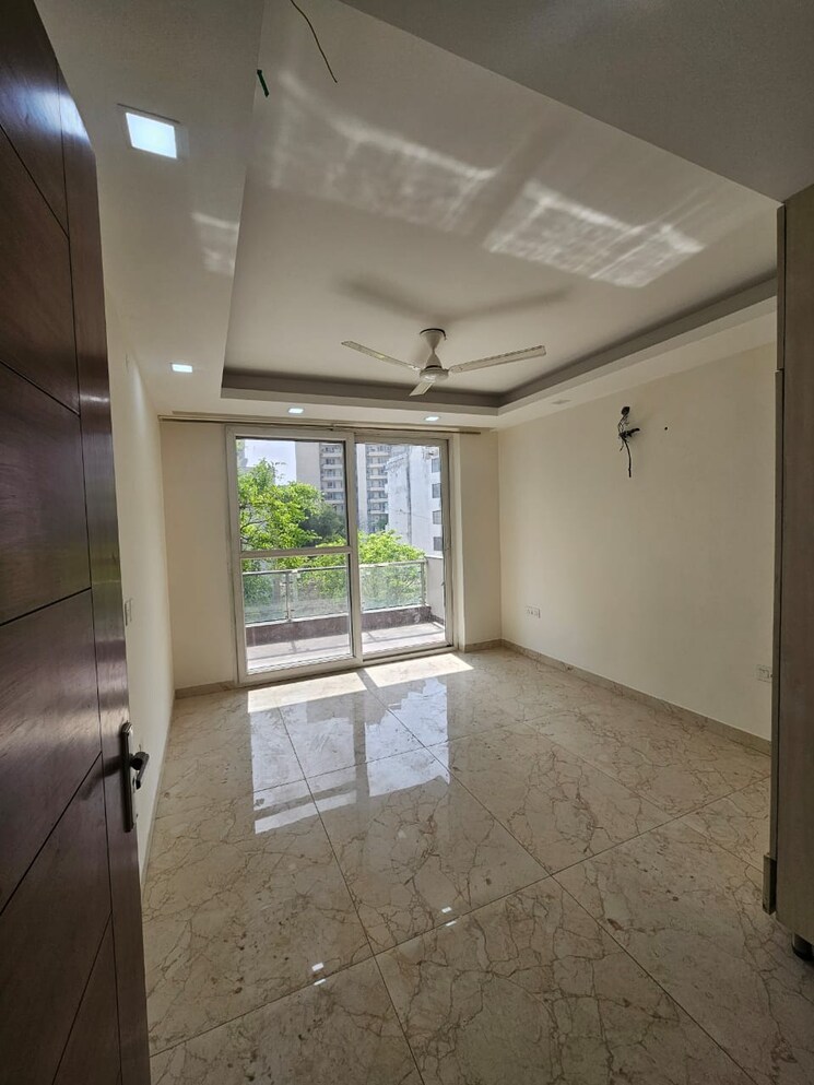 Room, empire-floors 3 Bedroom 300 Sq.Yd. Builder Floor In Sector 57 Gurgaon 8590247