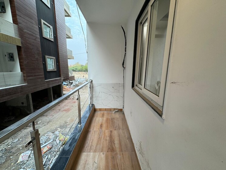 Balcony, sector 73 2 Bedroom 1100 Sq.Ft. Builder Floor In Sector 73 Noida 8590271