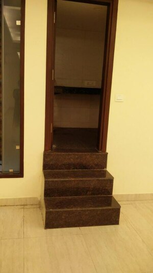 Furnished Amenities in 4 BHK Builder Floor at Hauz Khas – for Sale