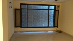 Room in 4 BHK Builder Floor at Hauz Khas – for Sale