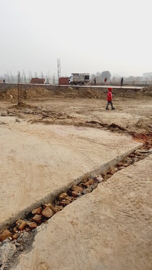  Plot For Sale in Kalindi Kunj