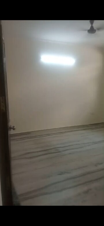 Room in 3.5 BHK Independent House at Sector 21d – for Rent