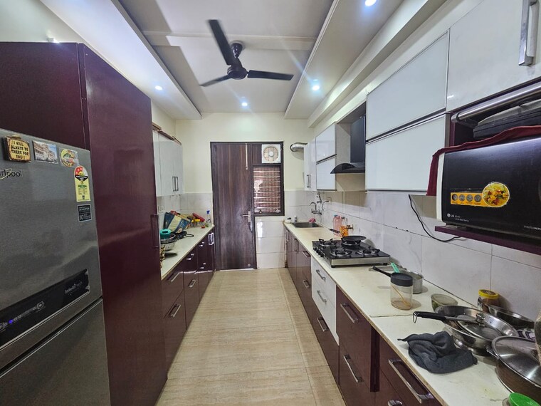 Kitchen, empire-floors 3 Bedroom 263 Sq.Yd. Builder Floor In Sector 57 Gurgaon 8590371