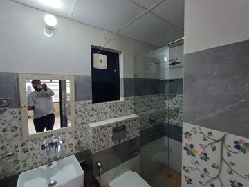 Master Bedroom in 3 BHK Builder Floor at Unitech South City II, Sector 50 – for Rent