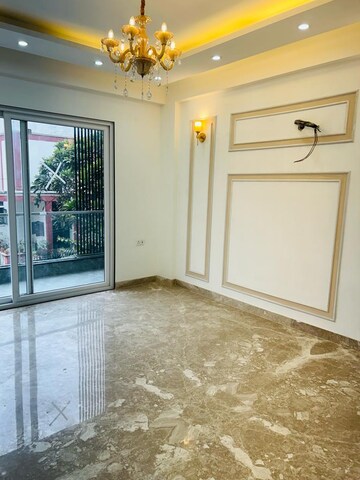 Room in 3 BHK Builder Floor at Unitech South City II, Sector 50 – for Rent