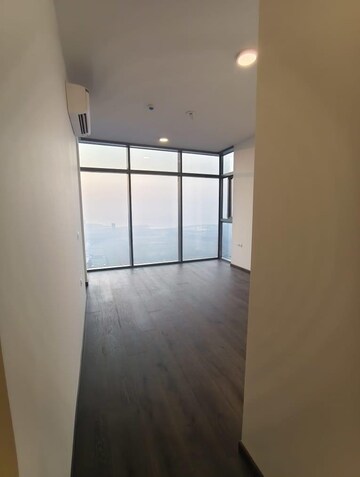 Room in 4 BHK Apartment at Piramal Mahalaxmi, Mahalaxmi – for Sale