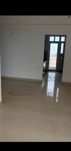 Room in 3.5 BHK Apartment at ATS Nobility, Sector 4 Greater Noida – for Sale