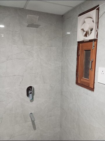 Bathroom in 1 RK Builder Floor at Sector 46 – for Rent