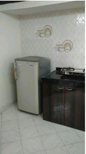 Furnished Amenities in 1 BHK Apartment at Coral Heights, Kavesar – for Rent