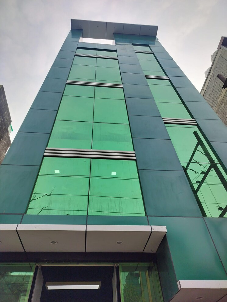 undefined, sector 63 Commercial Office Space 500 Sq.Ft. In Sector 63 Noida 8590525