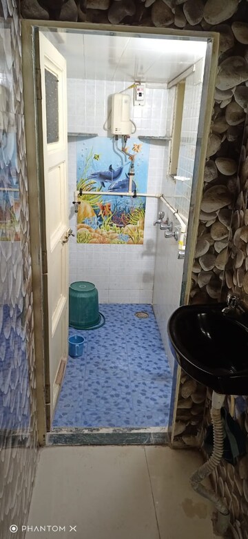 Bathroom in 1 BHK Apartment at Dombivli West – for Rent