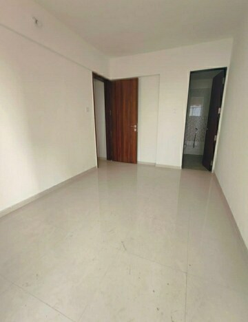Room in 3 BHK Apartment at Krishna Amorapolis, Dhanori – for Rent