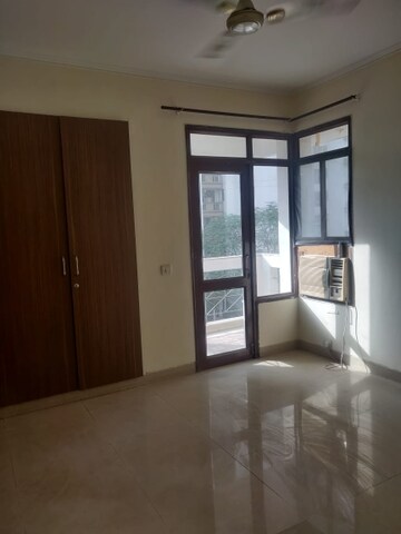 Building Lobby in 3 BHK Builder Floor at Uppal Southend, Sector 49 – for Rent