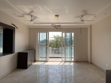 Room in 3 BHK Builder Floor at Uppal Southend, Sector 49 – for Rent