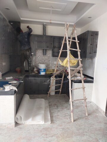 Staircase in 2 BHK Builder Floor at Eldeco Ananda, Sector 48 – for Rent