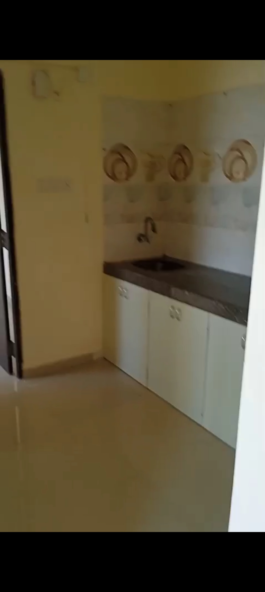 1 BHK + Study Room 450 Sq.Ft. Apartment in Vitthal Krupa Building