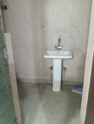 Bathroom in 2.5 BHK Builder Floor at Krishna Nagar – for Sale