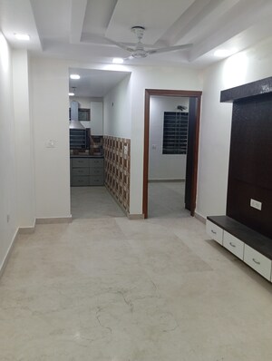 Room in 2.5 BHK Builder Floor at Krishna Nagar – for Sale