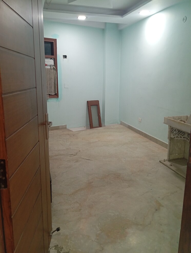 Kitchen, krishna nagar 2.5 Bedroom 118 Sq.Yd. Builder Floor In Krishna Nagar Delhi 8590666