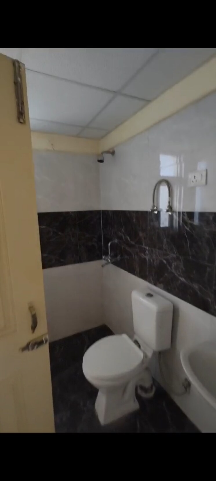 Bathroom, svp-gulmohur-garden 2 Bedroom 950 Sq.Ft. Apartment In Raj Nagar Extension Ghaziabad 8590692