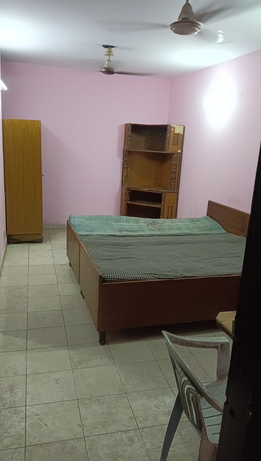 2 BHK Independent House For Rent in RWA Apartments Sector 19