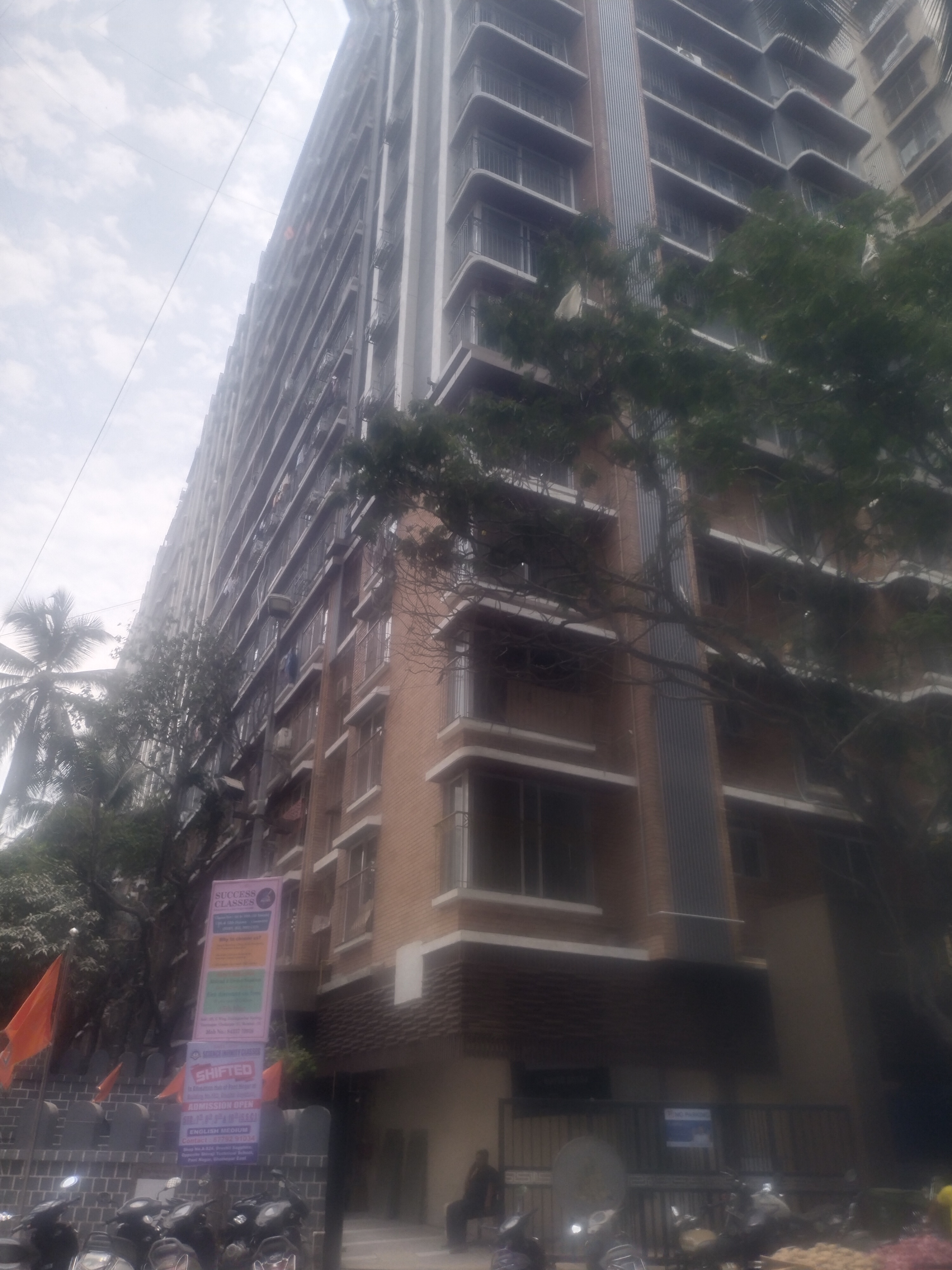 1 BHK + Study Room Apartment For Rent in Vaibhavlaxmi East Syde