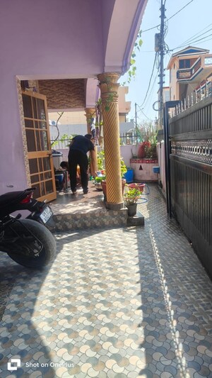 Parking in 4 BHK Independent House at Mohabbewala – for Sale