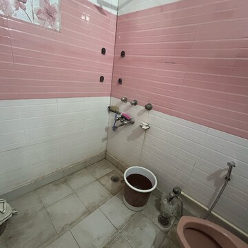 Bathroom in 3 BHK Builder Floor at South Extension I – for Rent