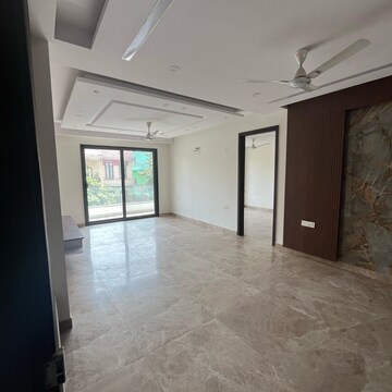 Living Room in 3 BHK Apartment at Uppal Southend, Sector 49 – for Rent