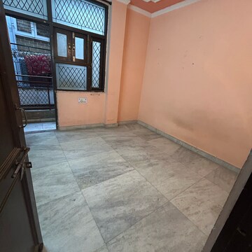Room in 2 BHK Builder Floor at Kotla Mubarakpur – for Rent