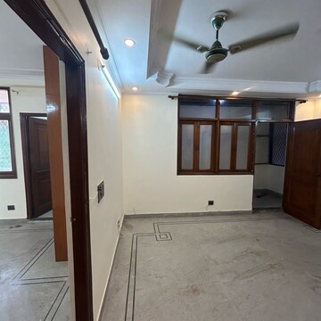 Room in 2 BHK Builder Floor at Kotla Mubarakpur – for Rent