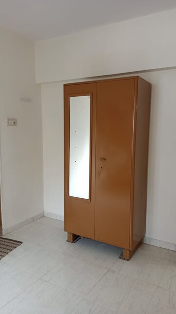 2.5 BHK Apartment For Rent in Ekta Tripolis, Goregaon West