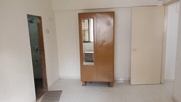 Room in 2.5 BHK Apartment at Ekta Tripolis, Goregaon West – for Rent