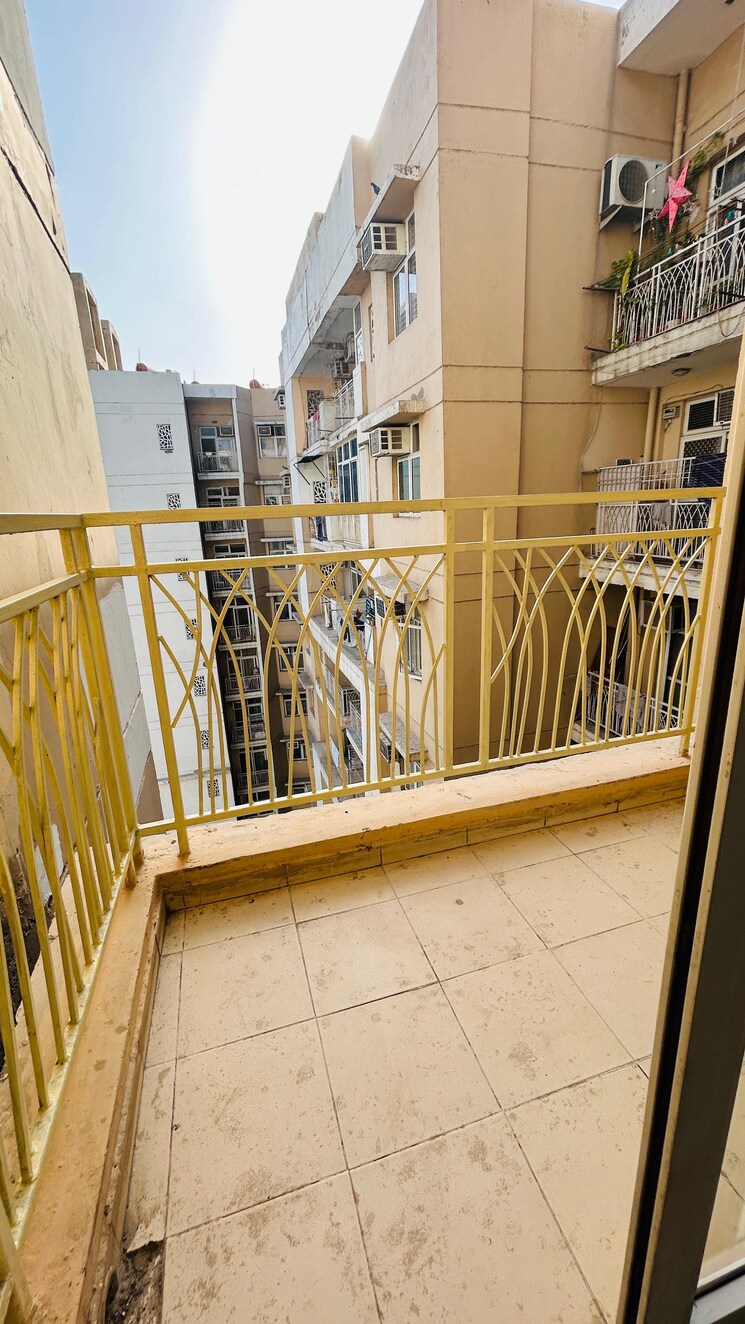 Balcony, ajnara-homes-phase-2 2 Bedroom 1085 Sq.Ft. Apartment In Sector 16b Greater Noida Greater Noida 8590795