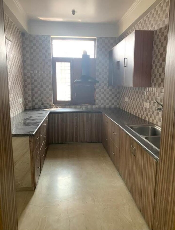 Kitchen, mayur vihar phase 1 extension 2.5 Bedroom 1800 Sq.Ft. Apartment In Mayur Vihar Phase 1 Extension Delhi 8590804